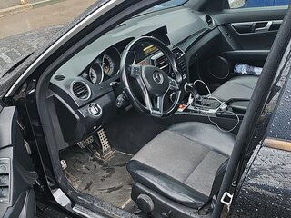 2011 Mercedes-Benz C-Класс 180 BlueEFFICIENCY III (W204) Рестайлинг, чёрный, 1242000 рублей, вид 1