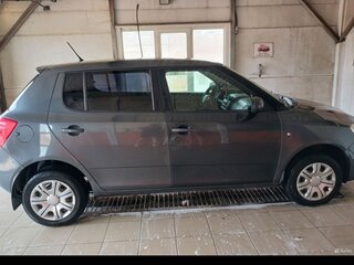 2011 Skoda Fabia II Рестайлинг, серый, 650000 рублей, вид 5