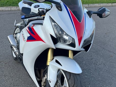 2013 Honda CBR 1000 RR/RA Fireblade, белый, 850000 рублей, вид 1