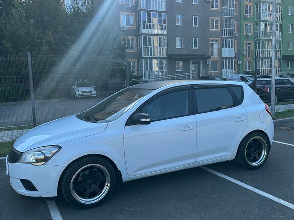 2011 Kia Ceed I Рестайлинг, белый, 770000 рублей - вид 9