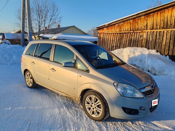 2008 Opel Zafira B Рестайлинг, бежевый, 555000 рублей - вид 4