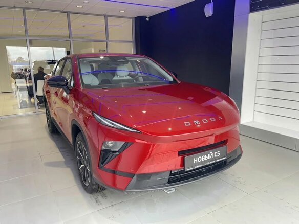 2026 Omoda C5 II, красный - вид 3