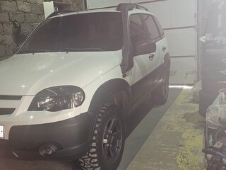 2019 Chevrolet Niva I Рестайлинг, белый, 850000 рублей, вид 1