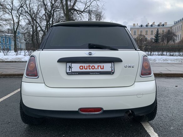 2009 Mini Hatch One II (R56), бежевый, 900000 рублей - вид 4