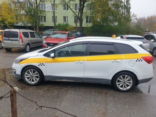 2017 Kia Ceed II Рестайлинг, белый, 1200000 рублей, вид 4