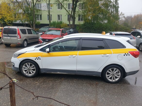 2017 Kia Ceed II Рестайлинг, белый, 1200000 рублей - вид 3