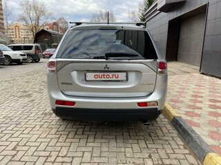 2013 Mitsubishi Outlander III, серебристый, 2000000 рублей, вид 4