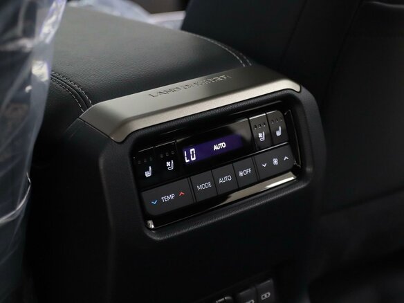 2026 Toyota Land Cruiser Prado 250 Series, чёрный - вид 18