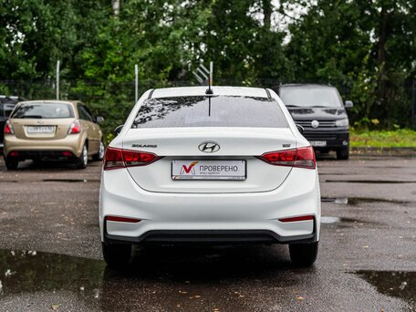 2017 Hyundai Solaris II, белый, 892000 рублей, вид 4