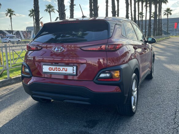 2018 Hyundai Kona I, красный, 1799999 рублей - вид 3