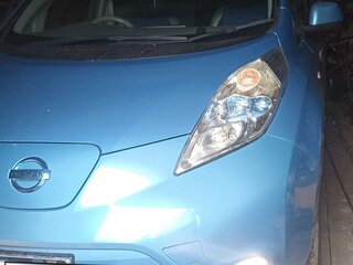 2013 Nissan Leaf (EM57) I (ZE0/AZE0), голубой, 550000 рублей, вид 1