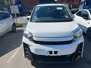 2019 Toyota Noah III (R80) Рестайлинг, белый, 2850000 рублей, вид 3