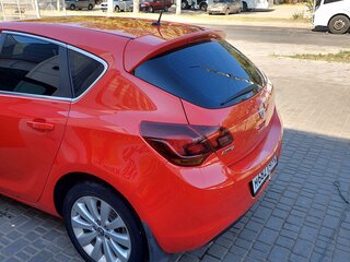 2012 Opel Astra J Рестайлинг, красный, 900000 рублей, вид 5