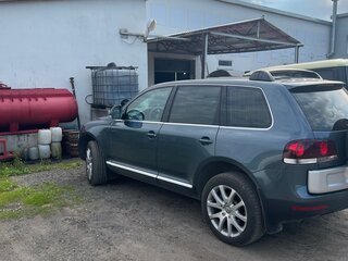 2007 Volkswagen Touareg I Рестайлинг, серый, 1000000 рублей, вид 4