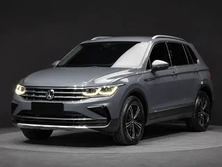 2023 Volkswagen Tiguan II Рестайлинг, серый, 3840000 рублей, вид 1