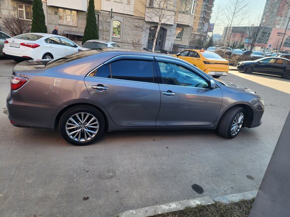 2016 Toyota Camry VII (XV50) Рестайлинг, серый, 2150000 рублей - вид 3