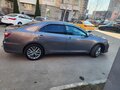 2016 Toyota Camry VII (XV50) Рестайлинг, серый, 2150000 рублей - вид 3