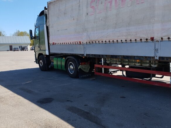 1995 Volvo FH, зелёный, 4500000 рублей - вид 7