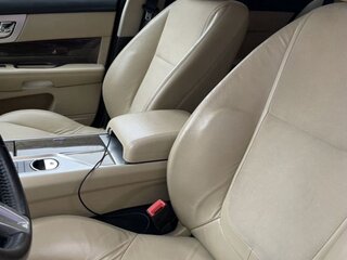 2013 Jaguar XF I Рестайлинг, белый, 1650000 рублей, вид 4