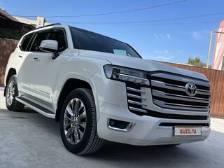 2022 Toyota Land Cruiser 300 Series, белый, 11700000 рублей, вид 4
