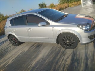 2005 Opel Astra H, серебристый, 625000 рублей, вид 3