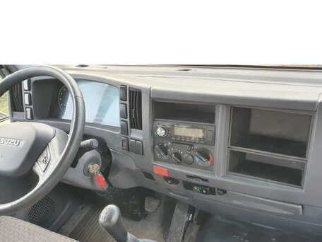 2024 Isuzu Elf (N-series), белый, 7500000 рублей, вид 2