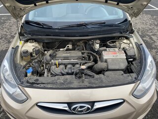 2012 Hyundai Solaris I, бежевый, 770000 рублей, вид 4