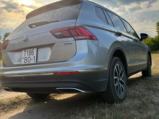 2019 Volkswagen Tiguan Allspace II, серебристый, 2091000 рублей, вид 4