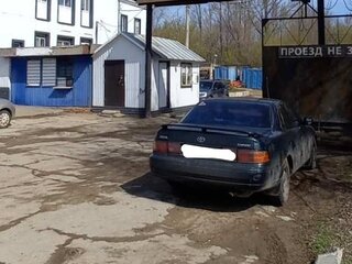 1995 Toyota Camry III (XV10), зелёный, 750000 рублей, вид 3