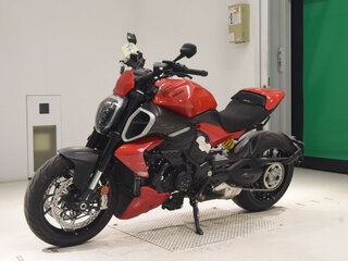 2024 Ducati Diavel V4, красный, 3160000 рублей, вид 4