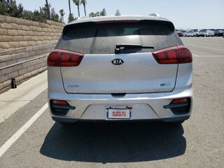 2019 Kia Niro I Рестайлинг, серебристый, 2750000 рублей, вид 3