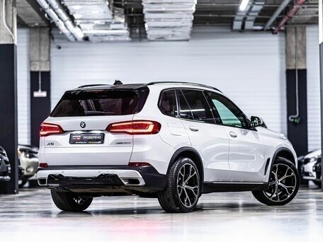 2019 BMW X5 30d IV (G05/G18), белый, 5000000 рублей - вид 5