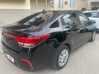 2017 Kia Rio IV, чёрный, 1150000 рублей, вид 2