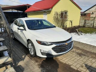 2020 Chevrolet Malibu IX Рестайлинг, белый, 900000 рублей, вид 5