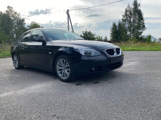 2004 BMW 5 серии 525i V (E60/E61), чёрный, 920000 рублей, вид 2