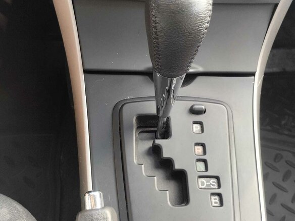 2008 Toyota Corolla AMT X (E140, E150), красный, 695000 рублей - вид 9