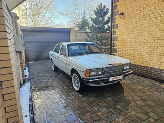 1984 Mercedes-Benz W123 200 5-speed, белый, 980000 рублей, вид 2