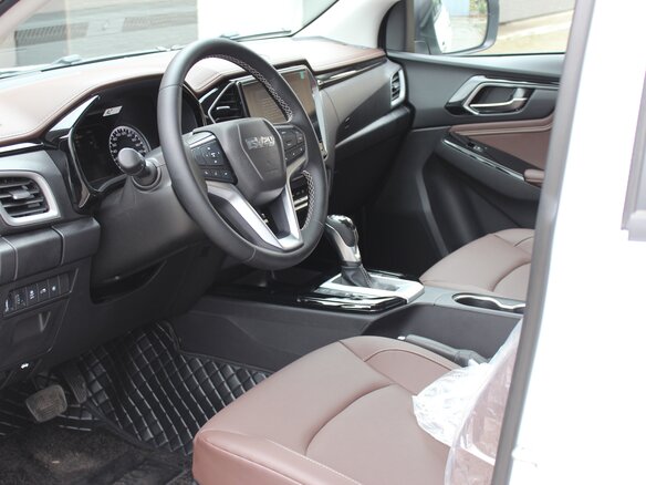 2023 Isuzu D-Max III, белый, 4900000 рублей - вид 1