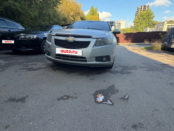 2011 Chevrolet Cruze I, серебристый, 435000 рублей - вид 1