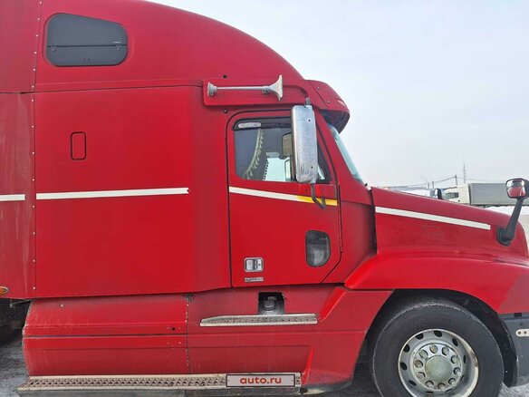 2001 Freightliner Century Class, красный, 2200000 рублей - вид 7