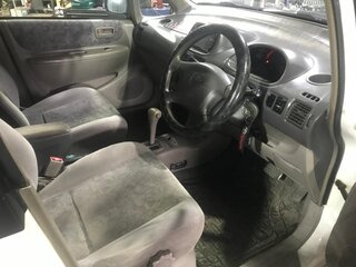 1997 Toyota Corolla Spacio I, белый, 650000 рублей, вид 3