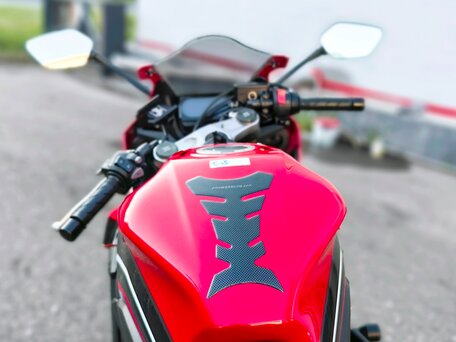 2022 Honda CBR 650R, красный, 1400000 рублей, вид 3