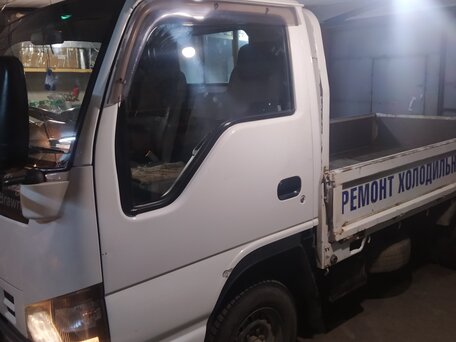 2005 Mazda Bongo, белый, 1850000 рублей, вид 2