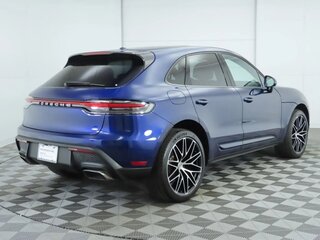 2022 Porsche Macan I Рестайлинг 2, синий, 7102498 рублей, вид 4