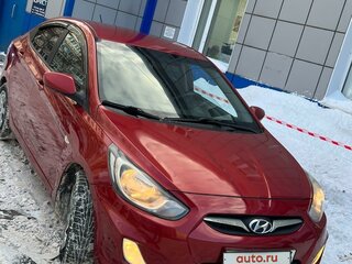 2013 Hyundai Solaris I, красный, 950000 рублей, вид 2