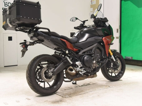 2020 Yamaha MT-09 Tracer (FJ-09), чёрный, 950000 рублей, вид 4