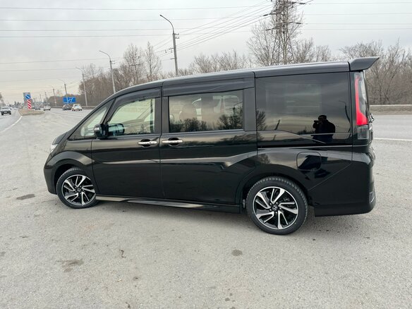 2017 Honda Stepwgn Spada V Рестайлинг, чёрный, 2250000 рублей - вид 3