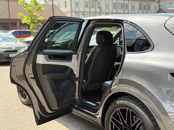 2026 Porsche Cayenne III Рестайлинг, серый, 14140000 рублей - вид 8