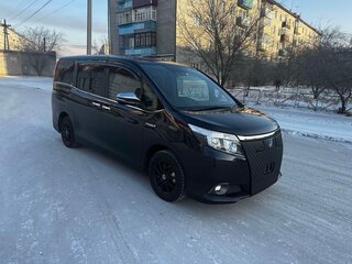 2017 Toyota Esquire I Рестайлинг, чёрный, 2398000 рублей, вид 5
