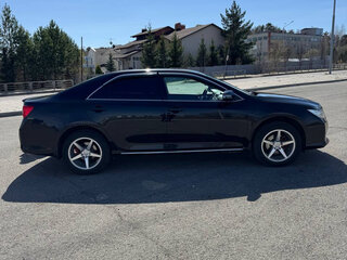 2013 Toyota Camry VII (XV50), чёрный, 2090000 рублей, вид 3